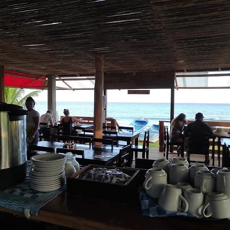Paraiso Beach Hotel Brig Bay Luaran gambar