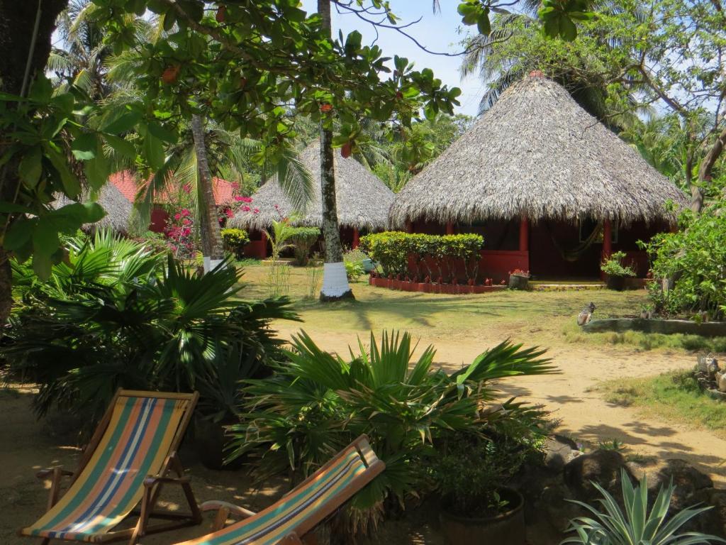 Paraiso Beach Hotel Brig Bay Luaran gambar
