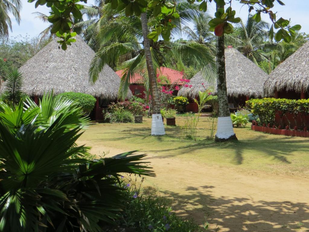 Paraiso Beach Hotel Brig Bay Luaran gambar