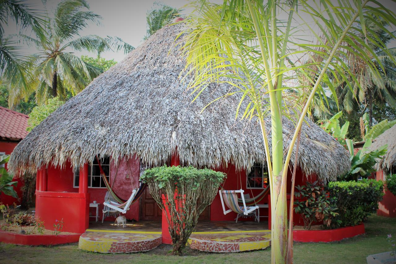 Paraiso Beach Hotel Brig Bay Luaran gambar